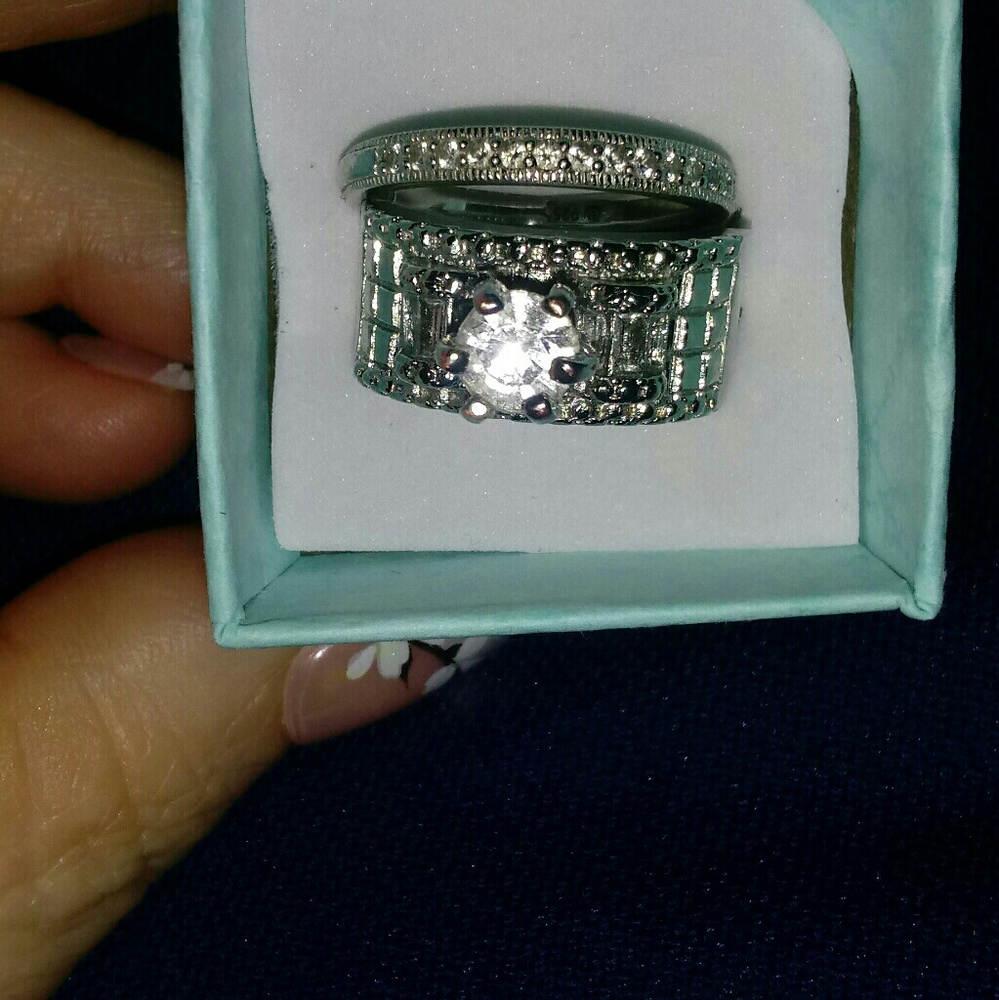 Ladies White Gold Ring Set